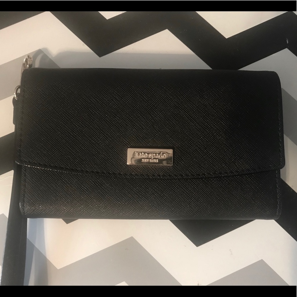 ♠️ New Kate Spade Wristlet ♠️